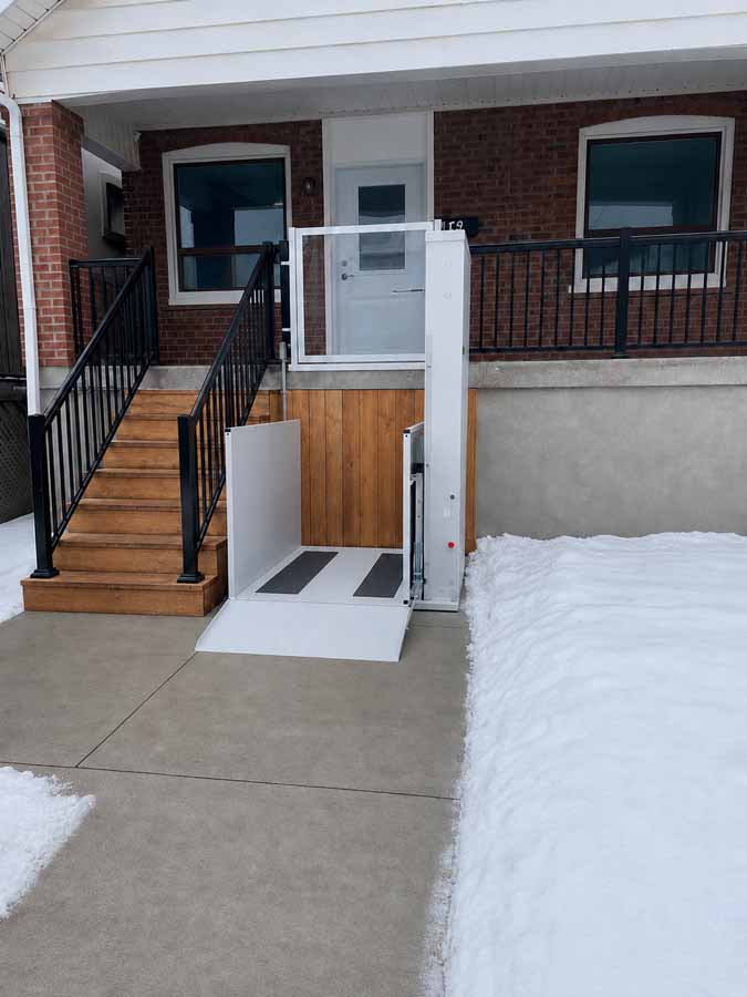 Hercules 750 residential VPL installed beside a house
